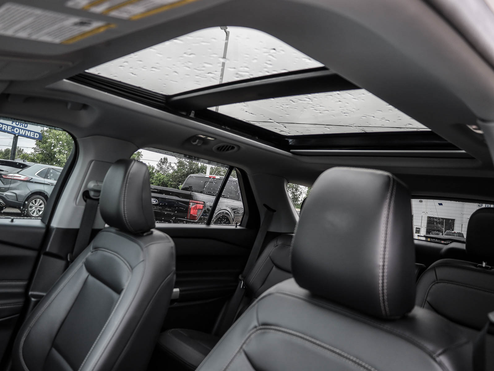 2023 Ford Explorer XLT 4WD - Thumbnail 20