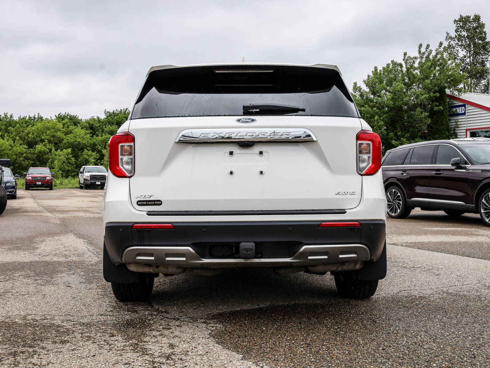 2023 Ford Explorer XLT 4WD - Thumbnail 4