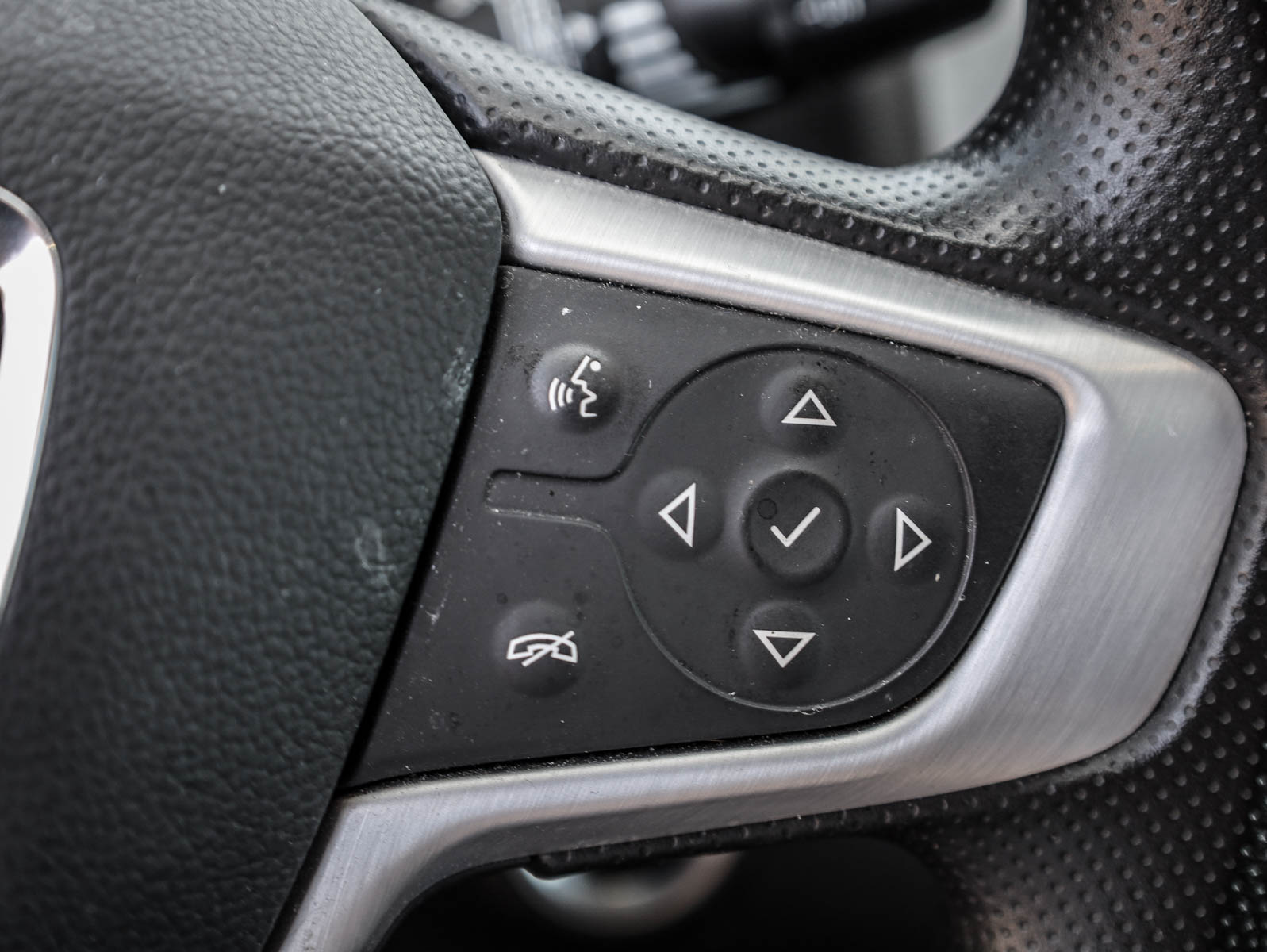 2024 GMC Terrain AWD 4dr SLE - Thumbnail 15