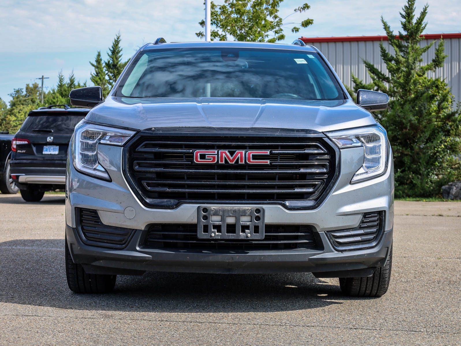 2024 GMC Terrain AWD 4dr SLE - Thumbnail 2