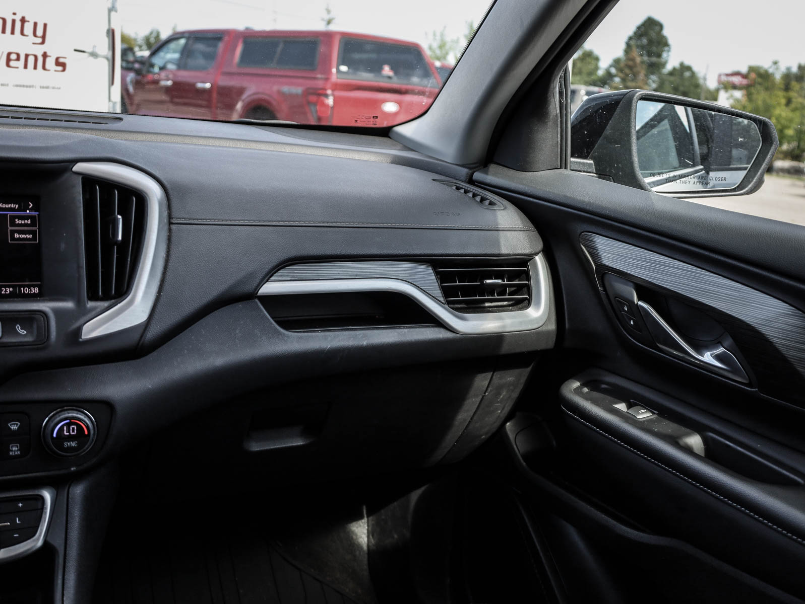 2024 GMC Terrain AWD 4dr SLE - Thumbnail 25