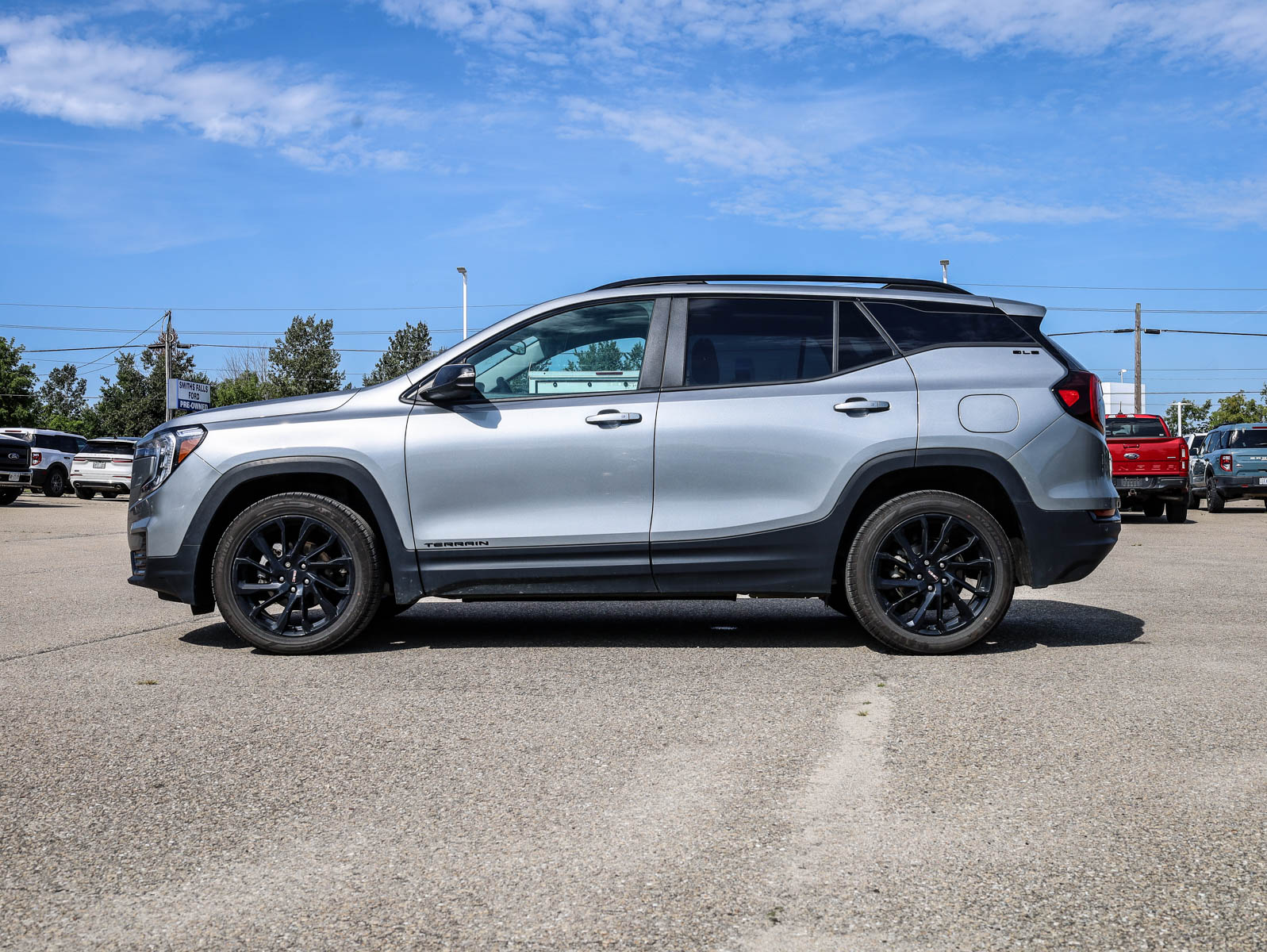 2024 GMC Terrain AWD 4dr SLE - Thumbnail 5