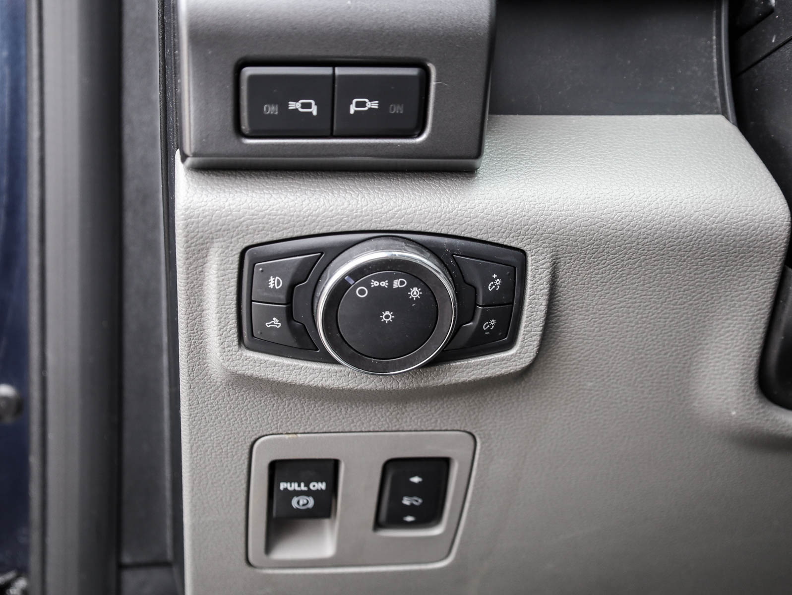 2018 Ford F-150 - Thumbnail 14