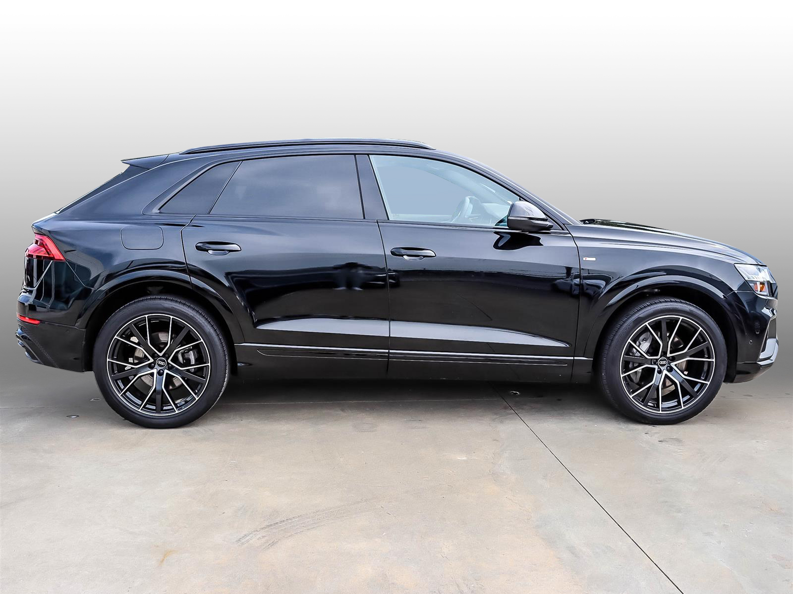 2023 Audi Q8 55 3.0T Progressiv quattro 8sp Tiptronic - Thumbnail 3