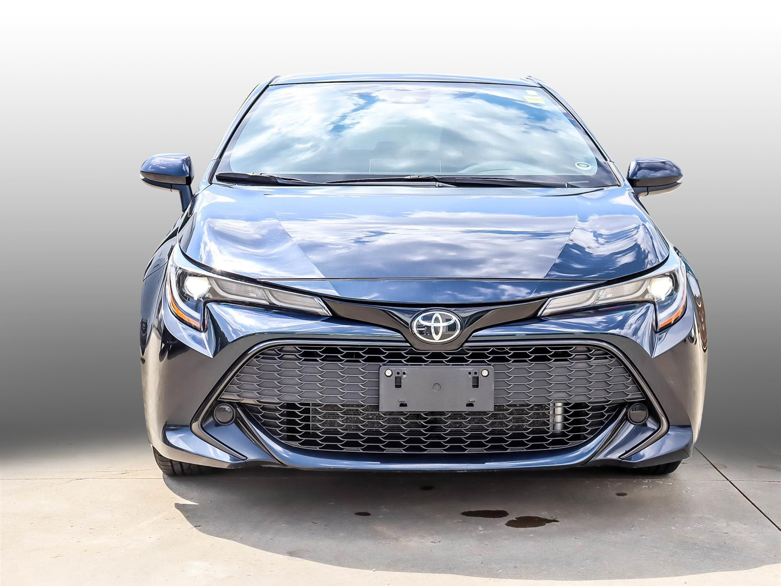 2020 Toyota Corolla Hatchback CVT - Thumbnail 2