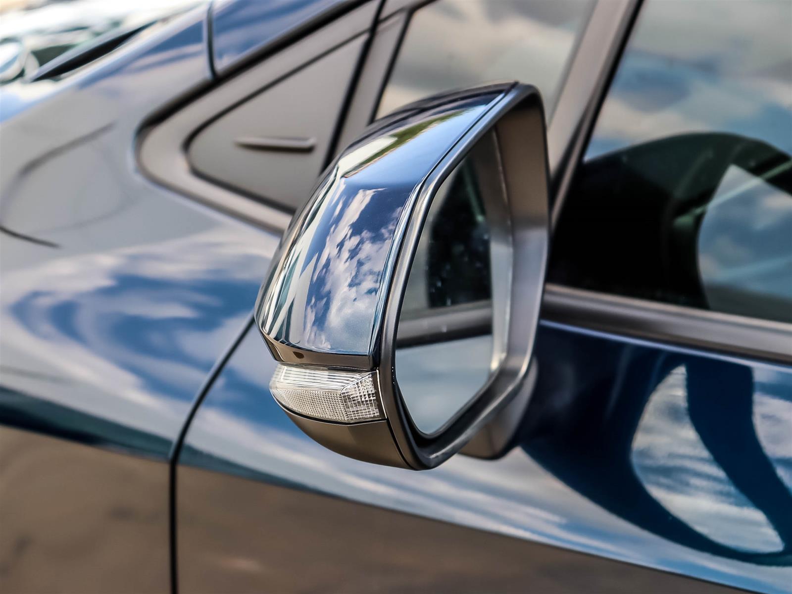 2020 Toyota Corolla Hatchback CVT - Thumbnail 21