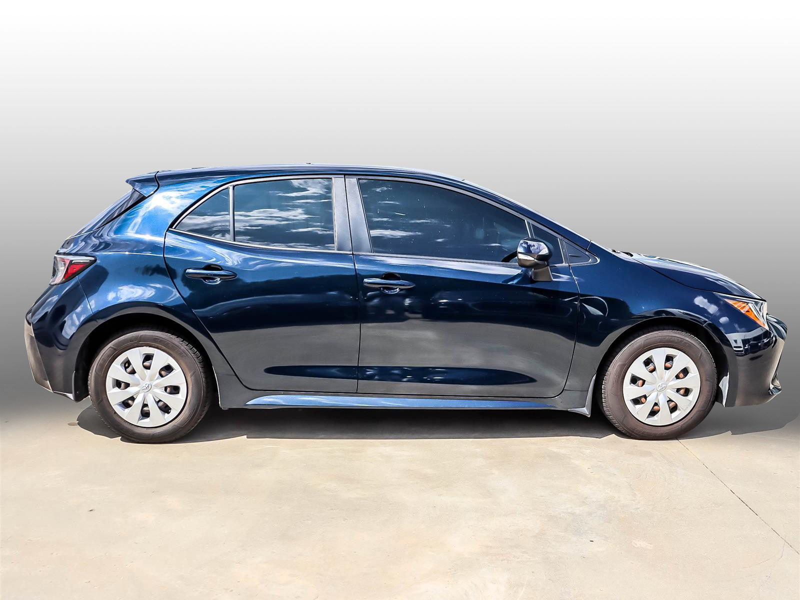 2020 Toyota Corolla Hatchback CVT - Thumbnail 3