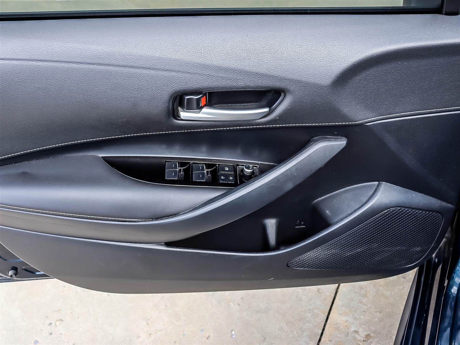 2020 Toyota Corolla Hatchback CVT - Thumbnail 6