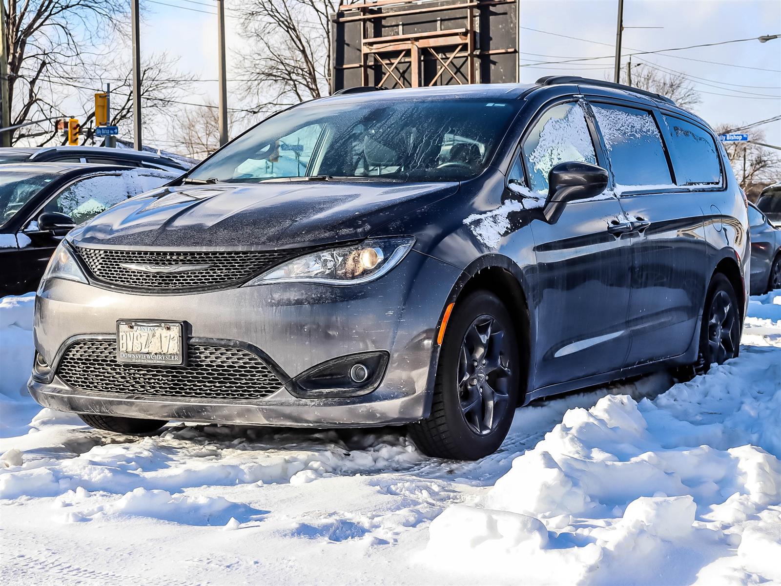 2024 Chrysler Pacifica Hybrid Pinnacle - Main View