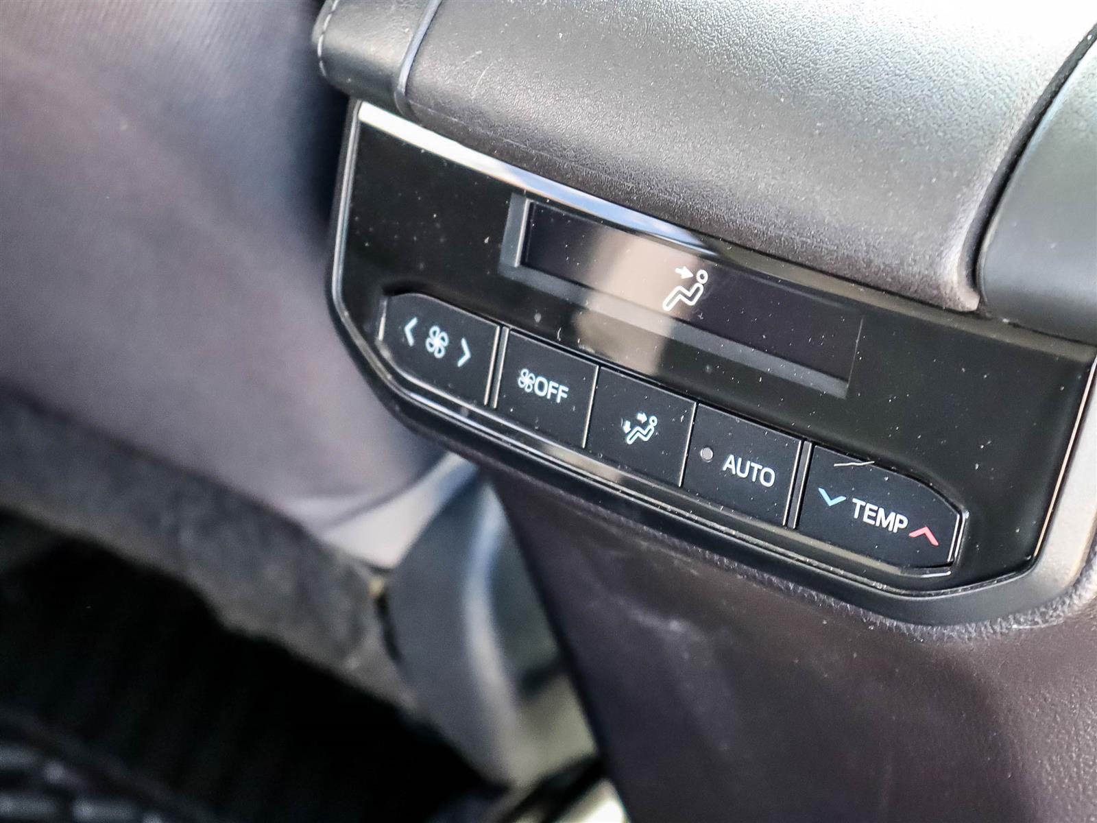 2023 Toyota Highlander LE - Thumbnail 18