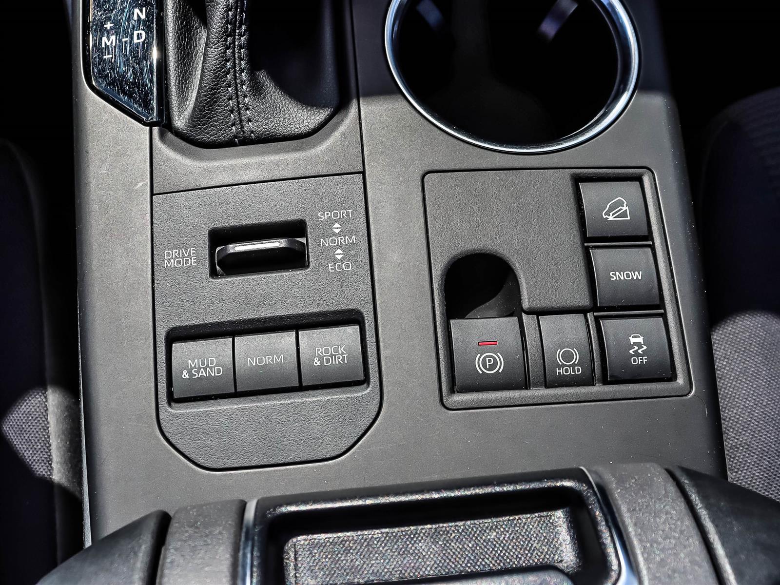 2023 Toyota Highlander LE - Thumbnail 26