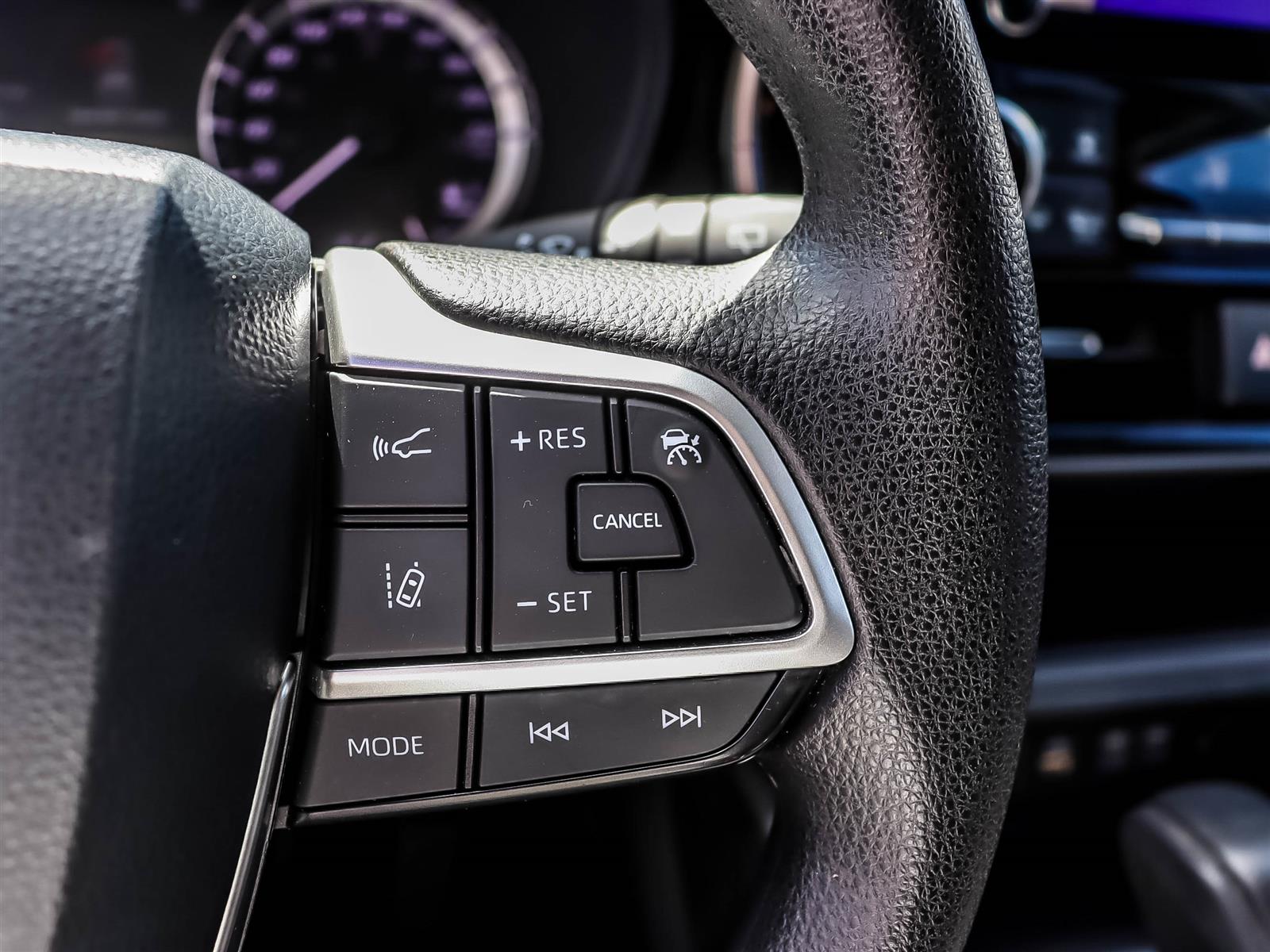 2023 Toyota Highlander LE - Thumbnail 27