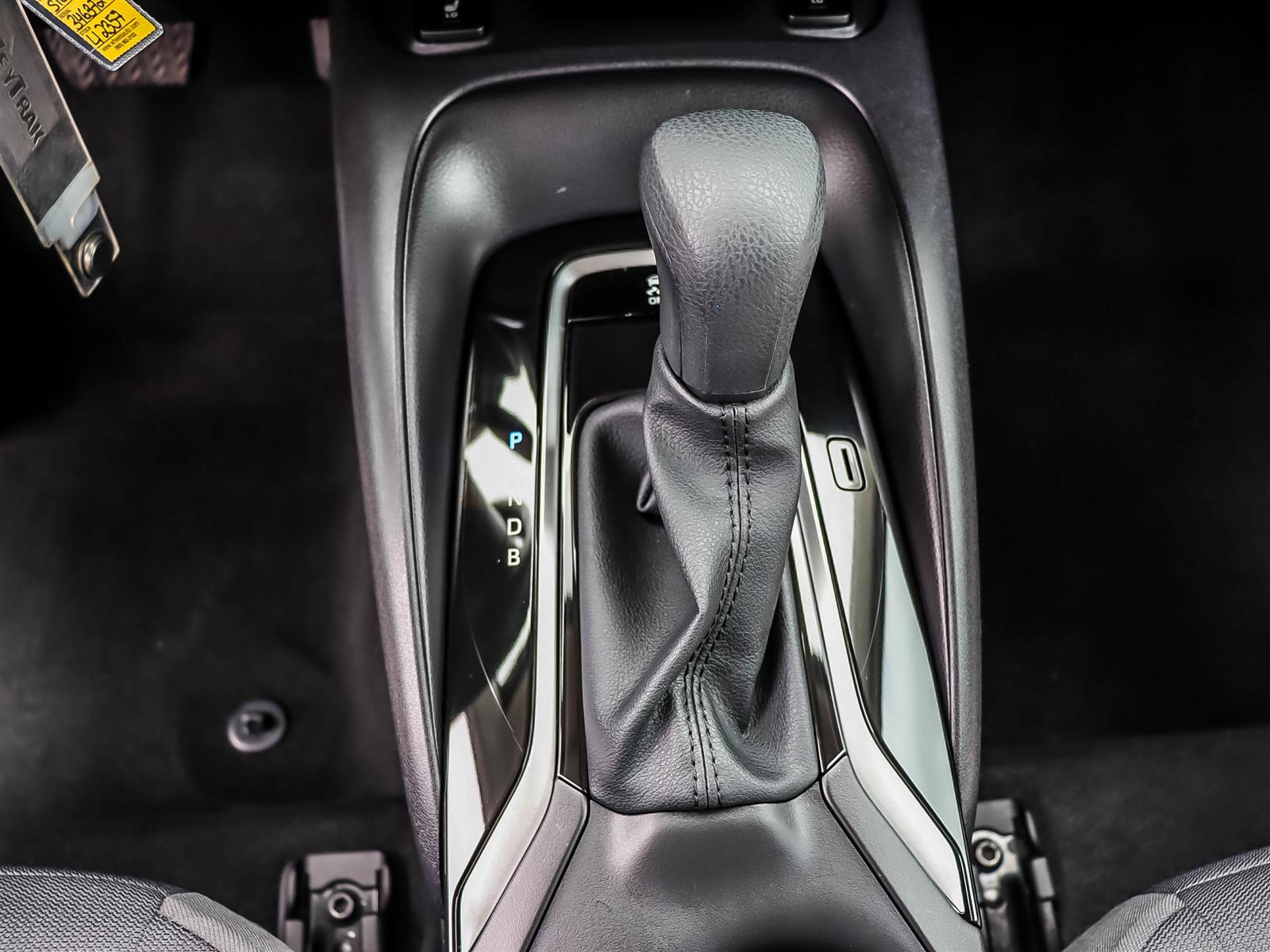 2025 Toyota Corolla LE - Thumbnail 24
