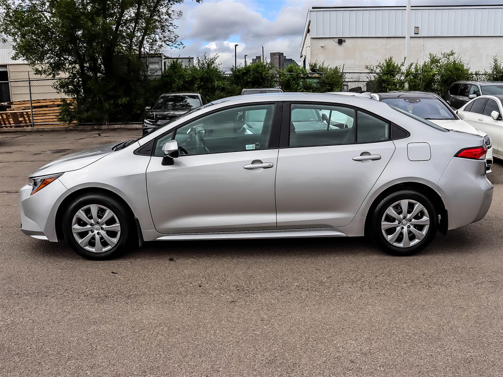 2025 Toyota Corolla LE - Thumbnail 5