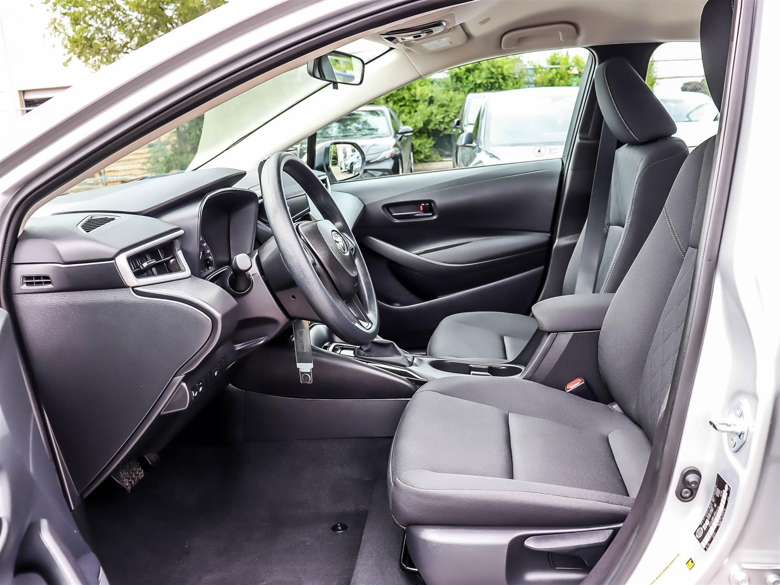 2025 Toyota Corolla LE - Thumbnail 8