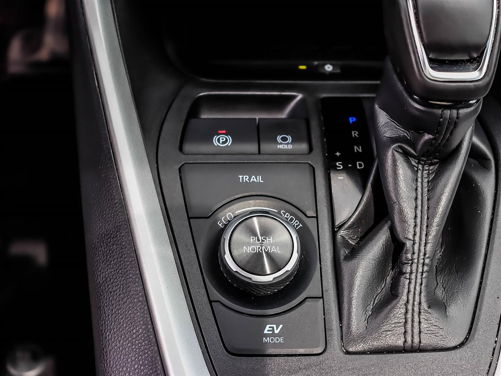 2025 Toyota RAV4 Hybrid XSE - Thumbnail 28