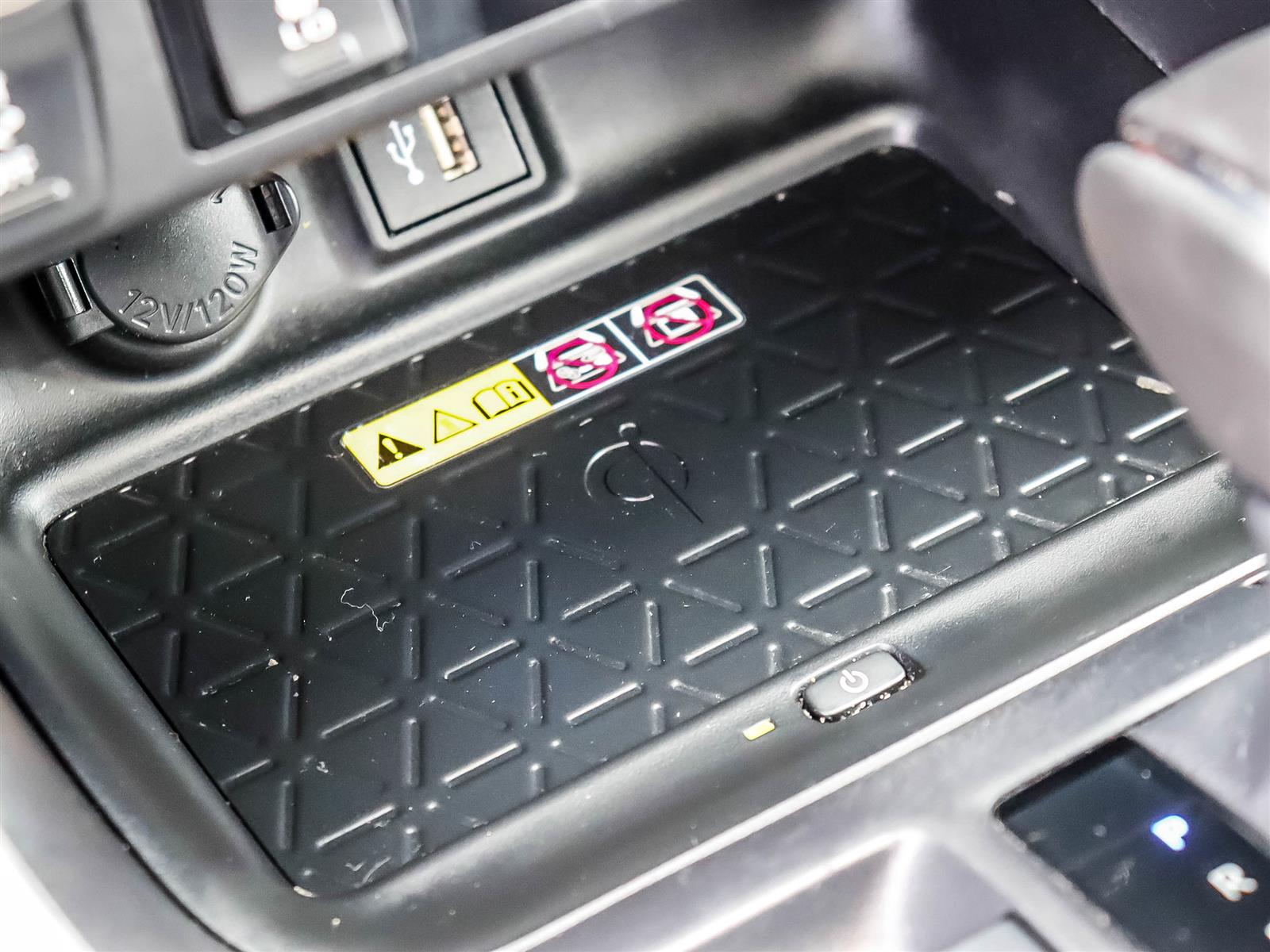 2025 Toyota RAV4 Hybrid XSE - Thumbnail 34