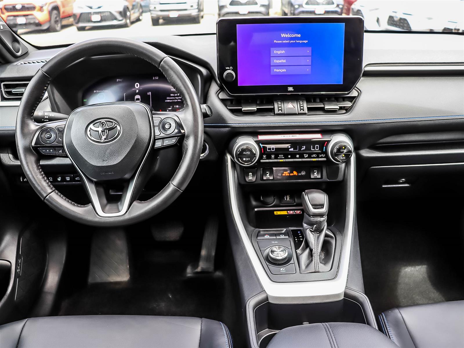 2025 Toyota RAV4 Hybrid XSE - Thumbnail 9