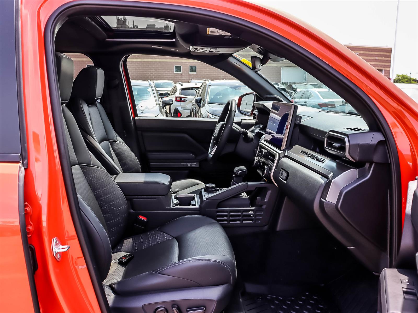 2024 Toyota Tacoma Hybrid TRD OFF ROAD PREMIUM - Thumbnail 15