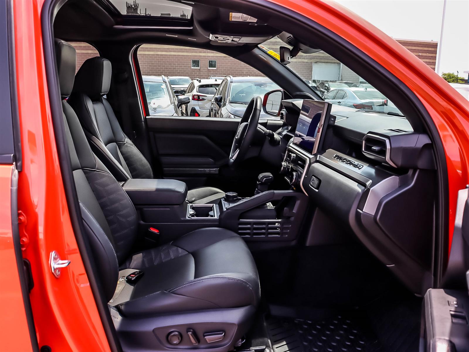 2024 Toyota Tacoma Hybrid TRD OFF ROAD PREMIUM - Thumbnail 16