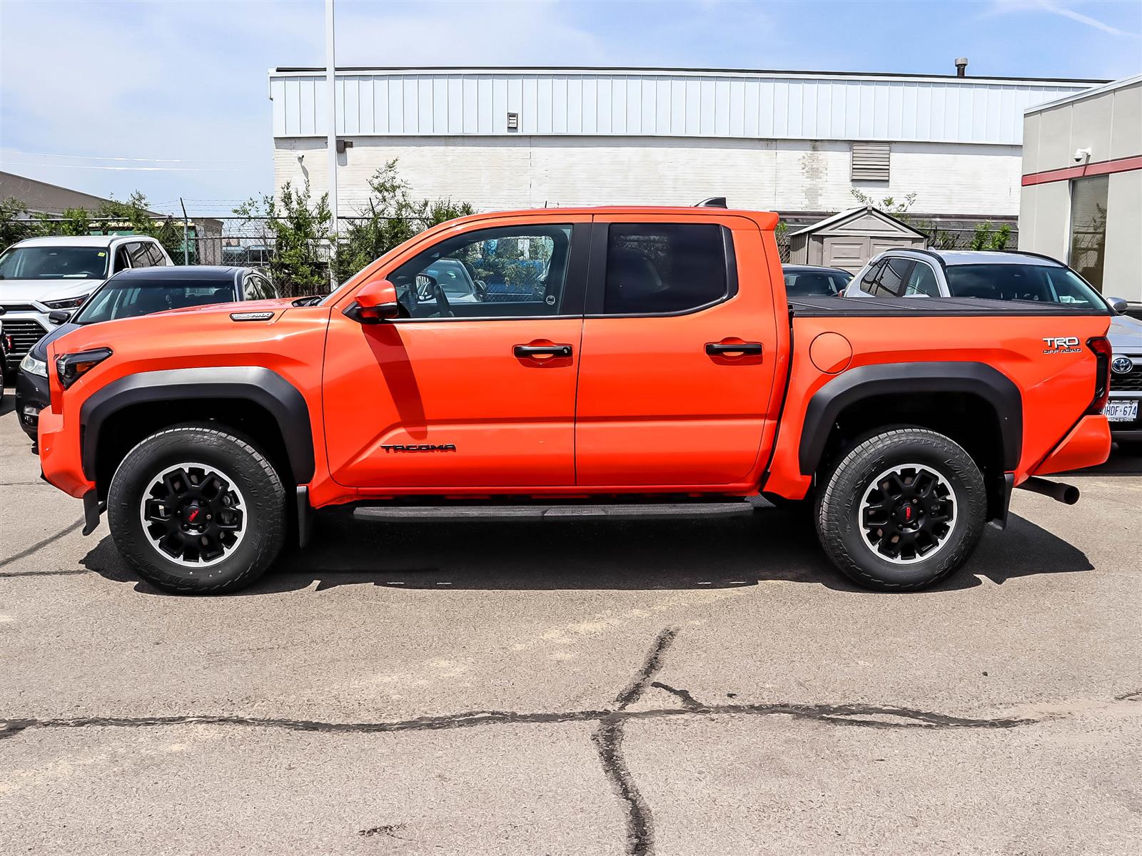 2024 Toyota Tacoma Hybrid TRD OFF ROAD PREMIUM - Thumbnail 5