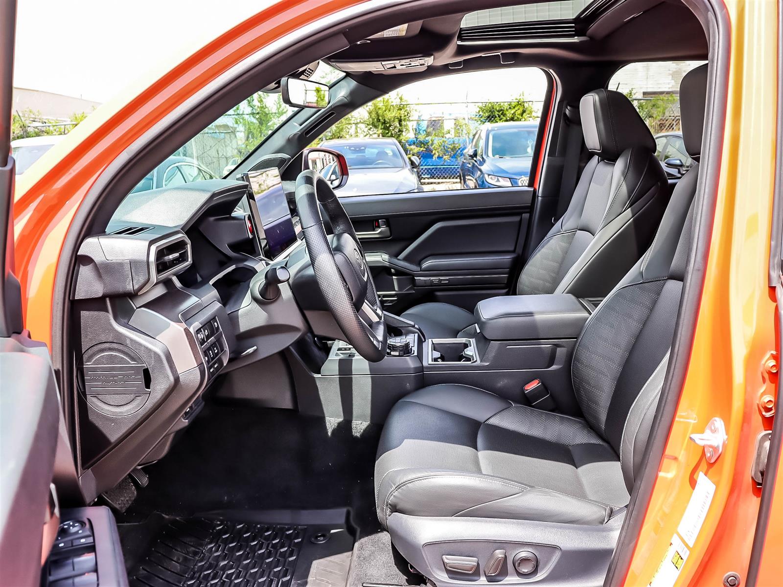 2024 Toyota Tacoma Hybrid TRD OFF ROAD PREMIUM - Thumbnail 8