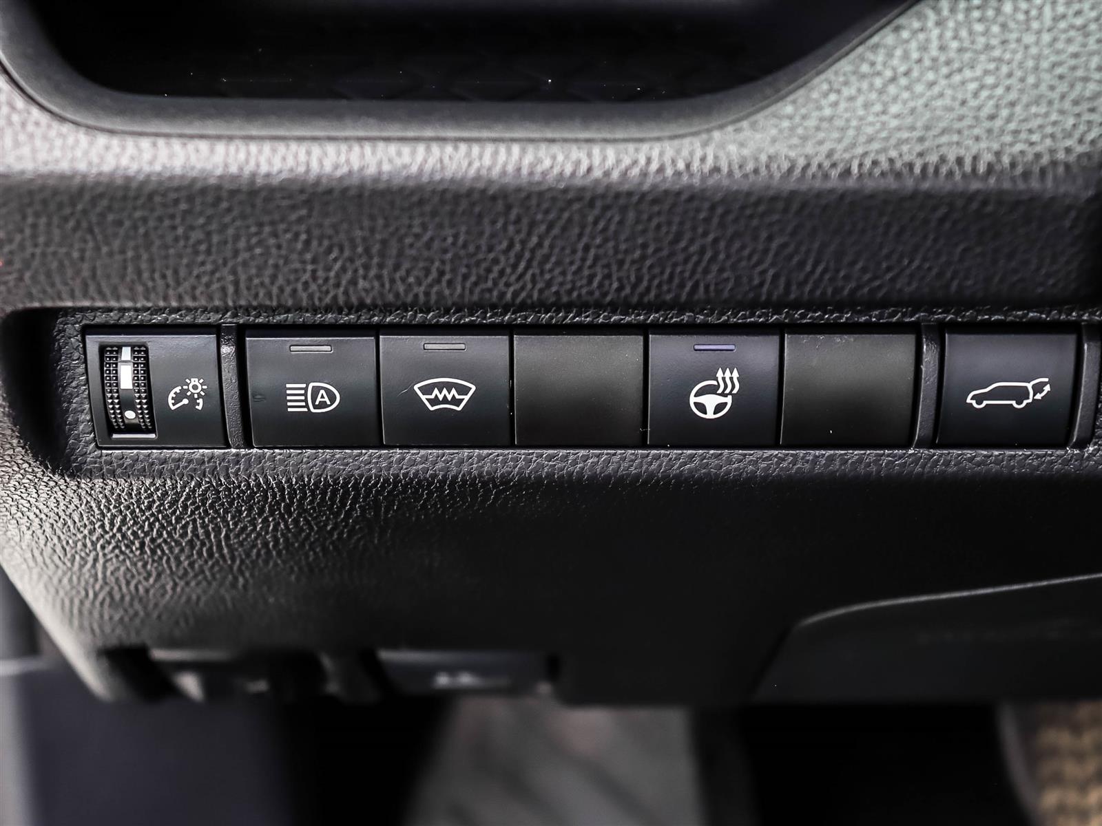2025 Toyota RAV4 XLE - Thumbnail 22