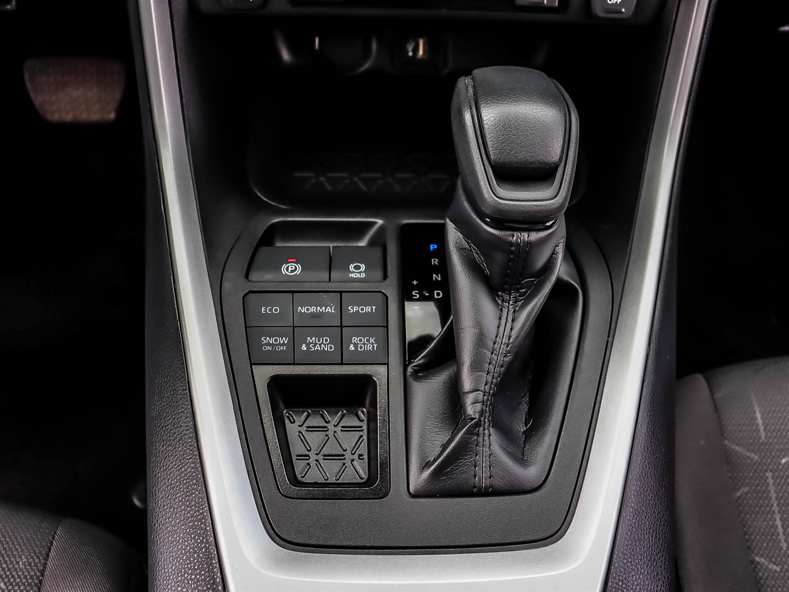 2025 Toyota RAV4 XLE - Thumbnail 26