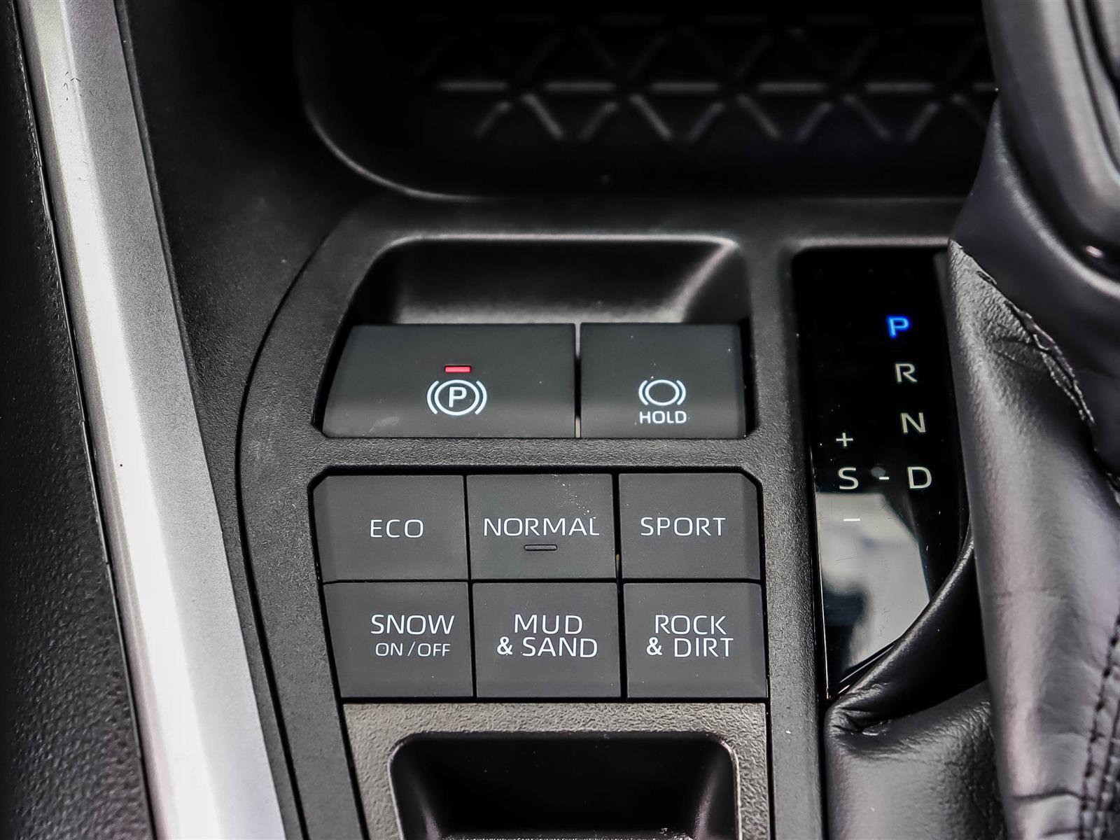 2025 Toyota RAV4 XLE - Thumbnail 27