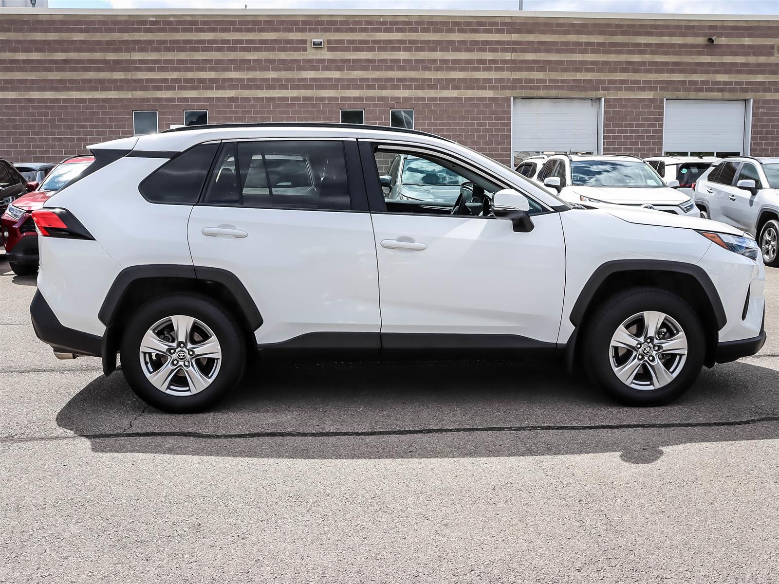 2025 Toyota RAV4 XLE - Thumbnail 3