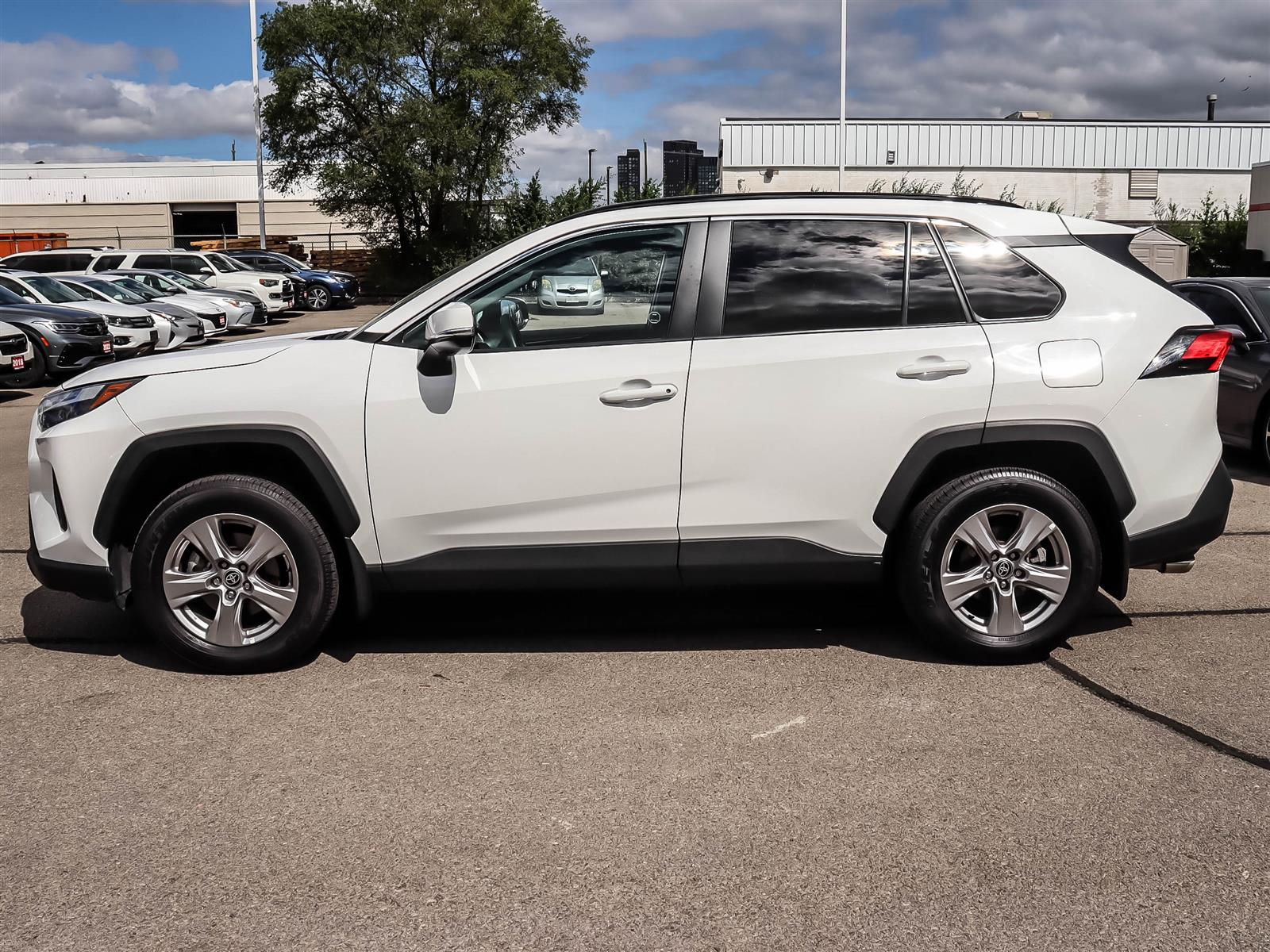 2025 Toyota RAV4 XLE - Thumbnail 5