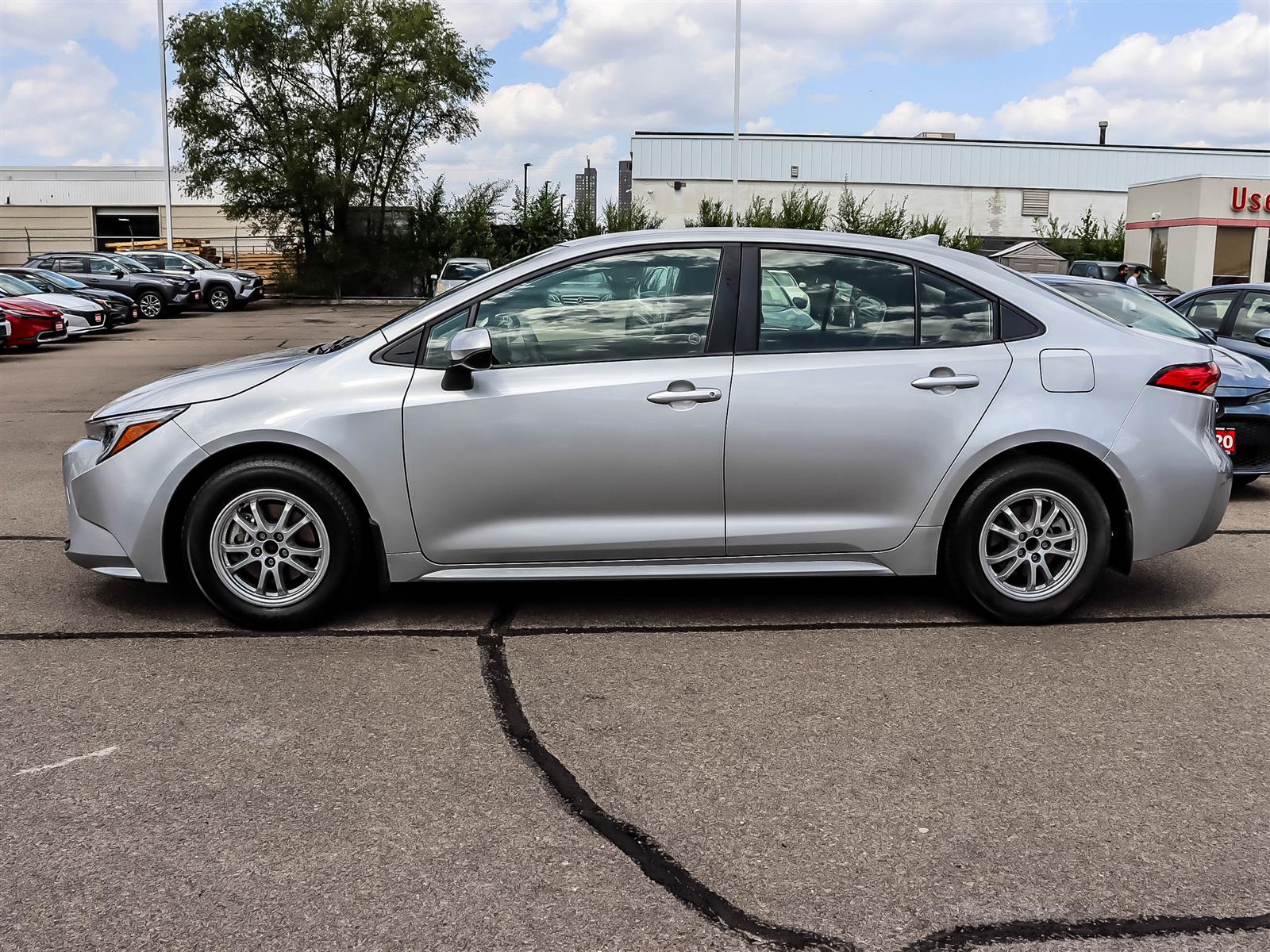 2025 Toyota Corolla Hybrid LE - Thumbnail 5