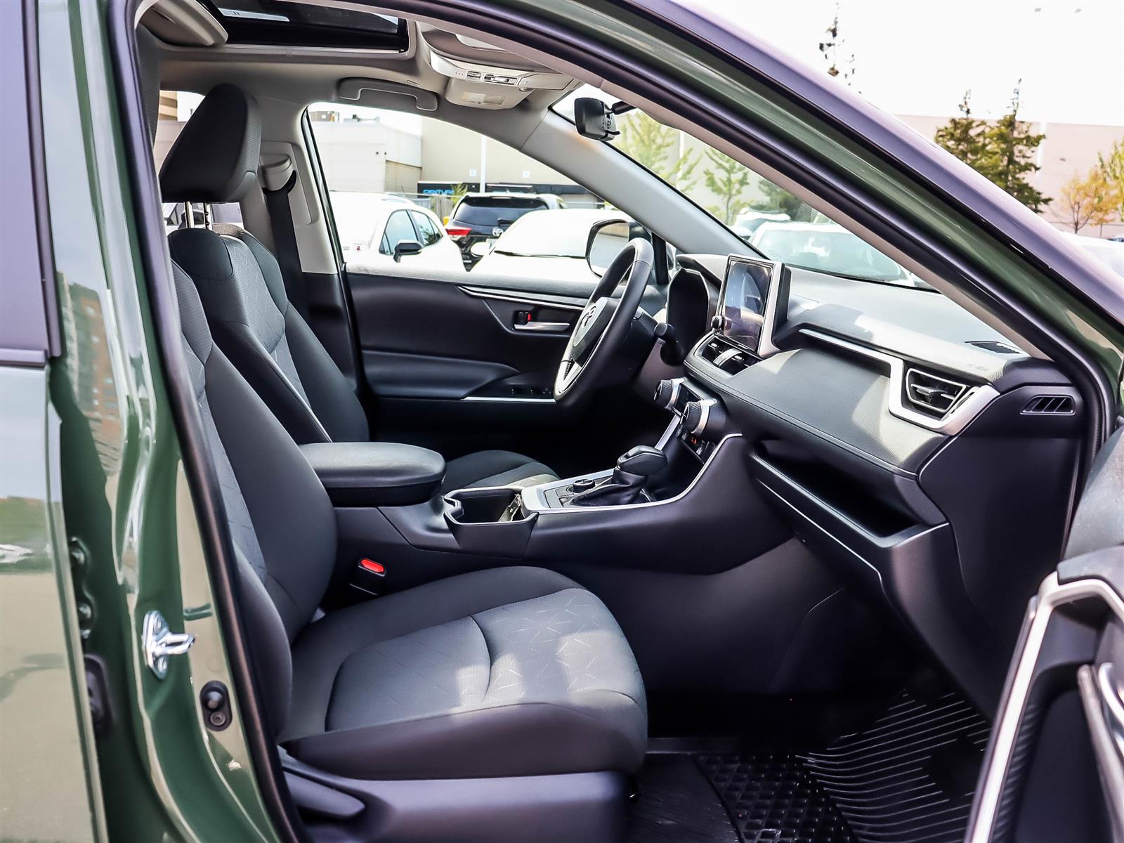 2025 Toyota RAV4 Hybrid XLE Woodland Edition - Thumbnail 15