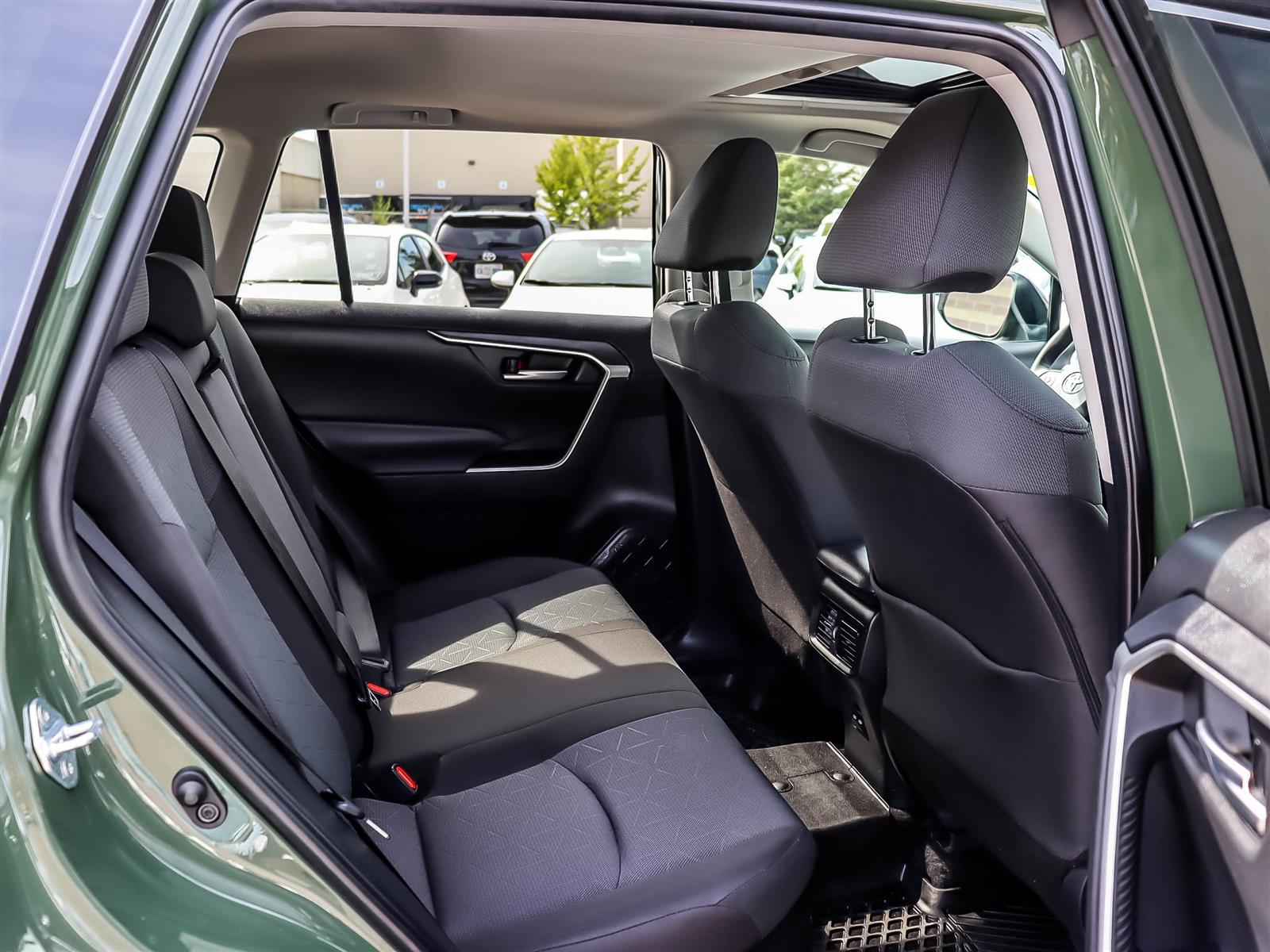 2025 Toyota RAV4 Hybrid XLE Woodland Edition - Thumbnail 16