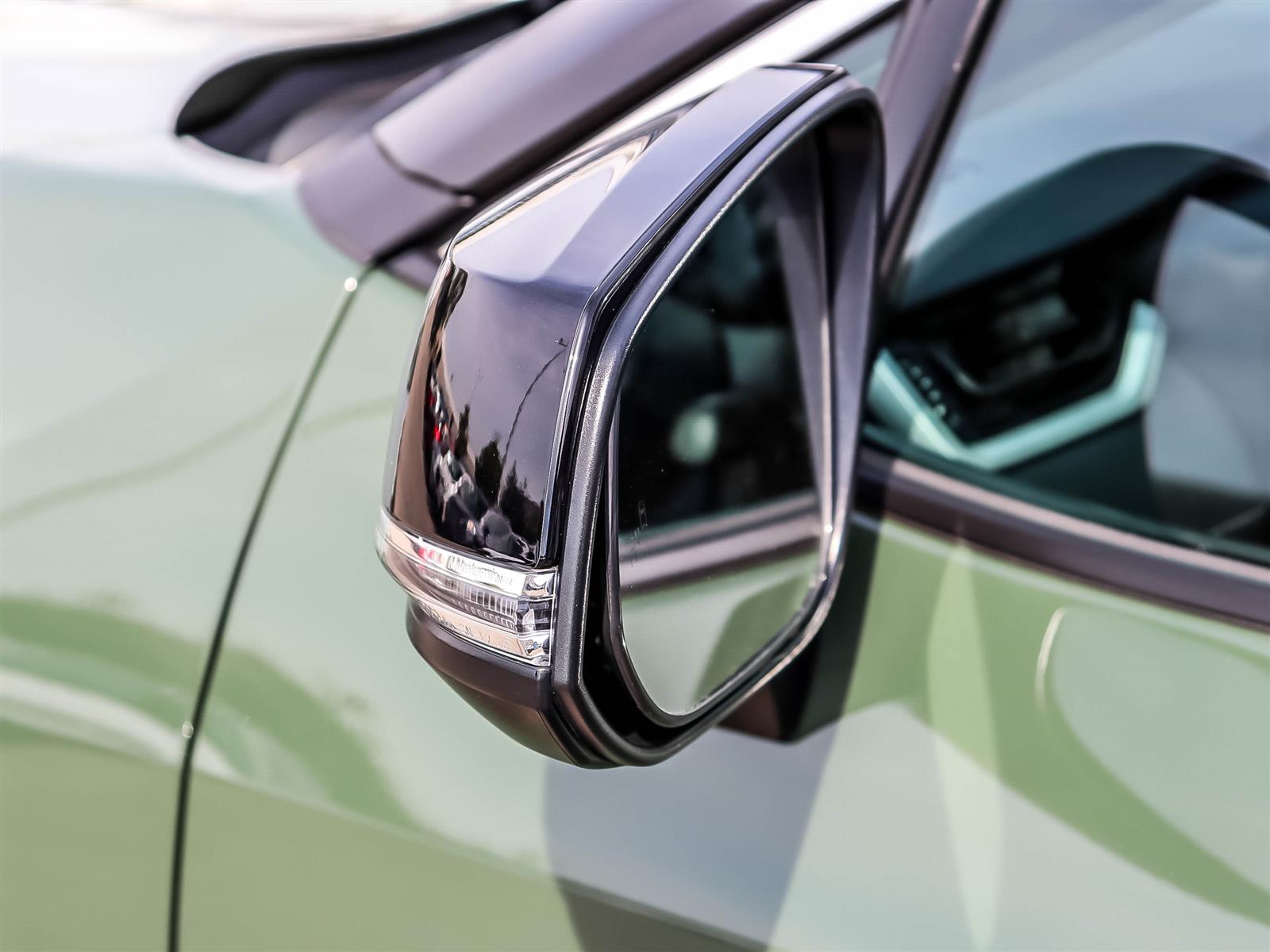 2025 Toyota RAV4 Hybrid XLE Woodland Edition - Thumbnail 22