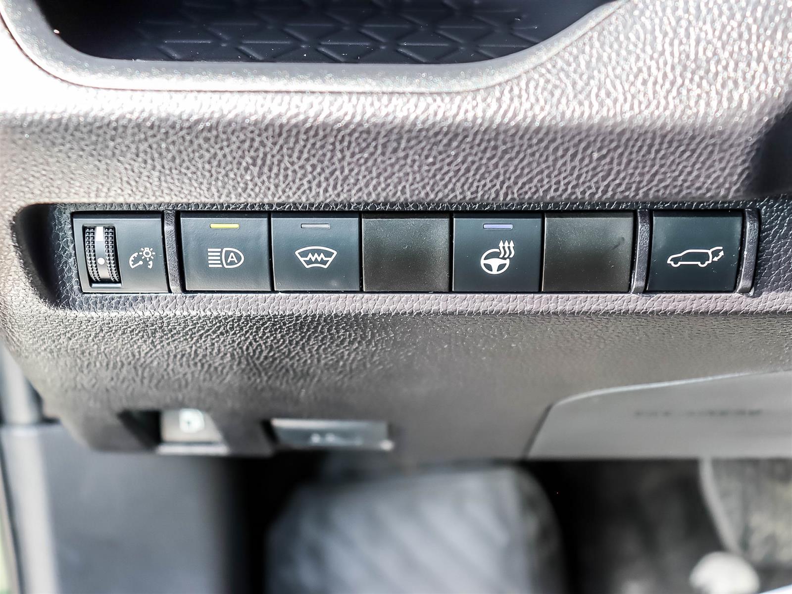 2025 Toyota RAV4 Hybrid XLE Woodland Edition - Thumbnail 25