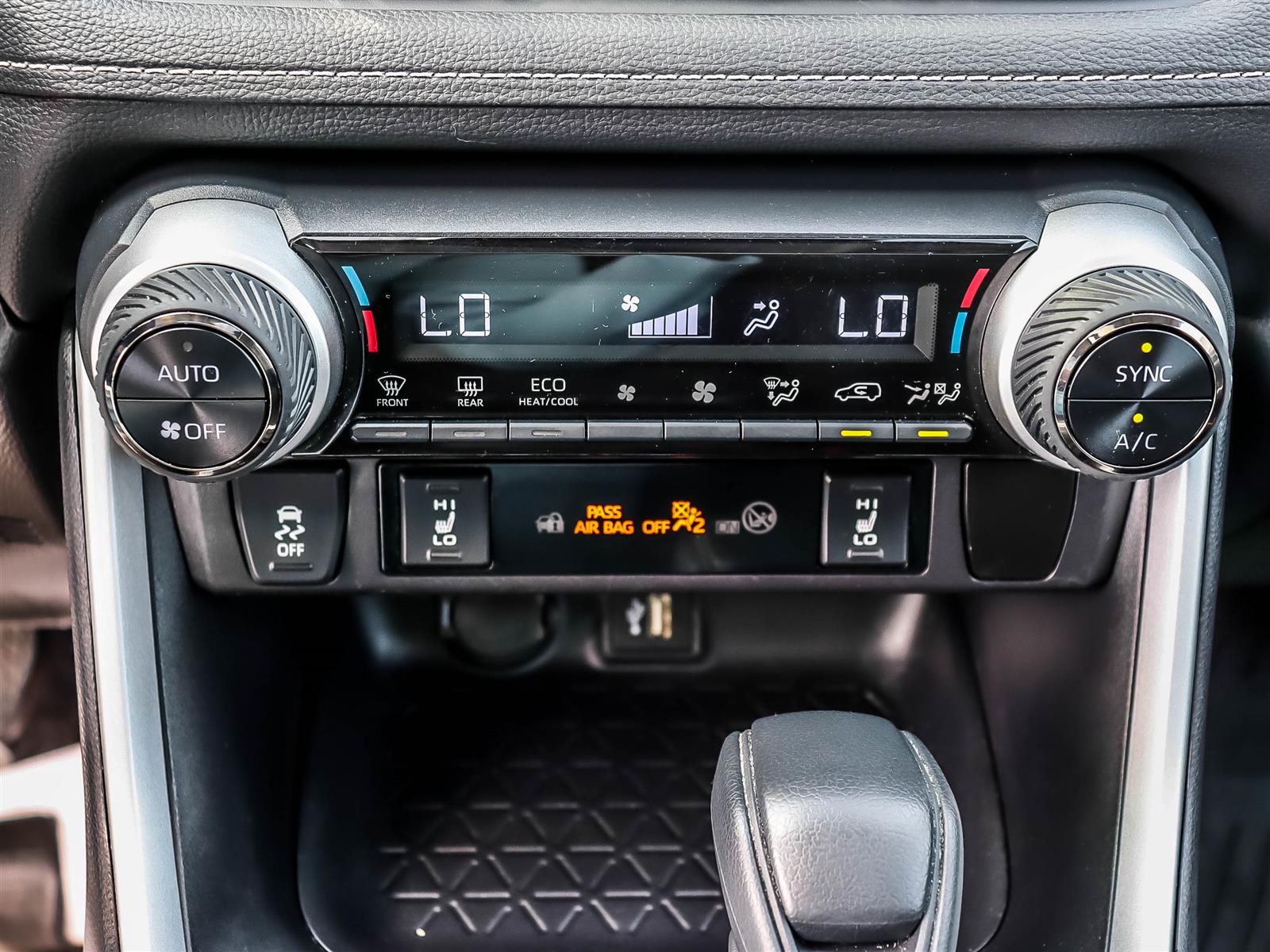2025 Toyota RAV4 Hybrid XLE Woodland Edition - Thumbnail 29