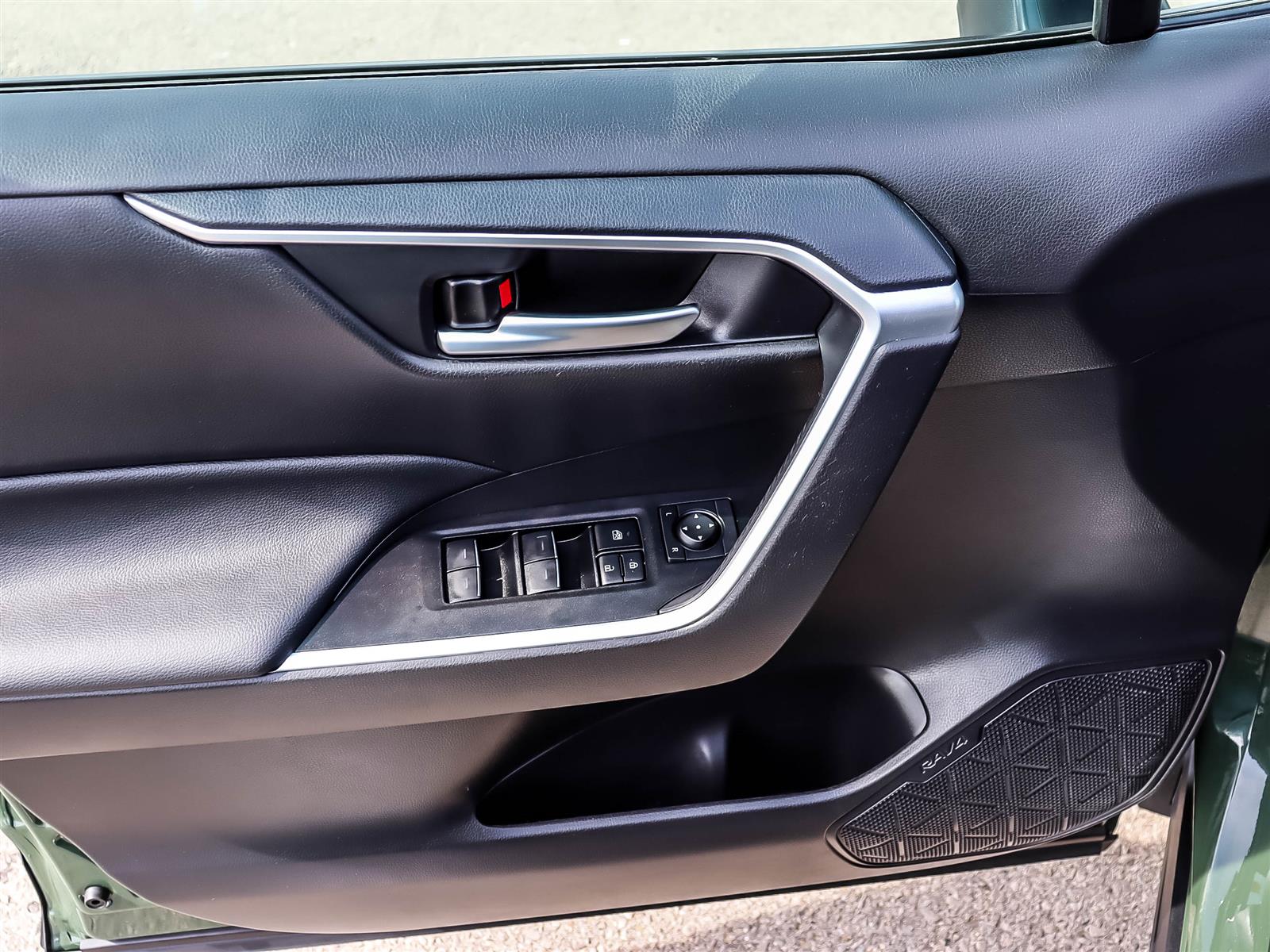 2025 Toyota RAV4 Hybrid XLE Woodland Edition - Thumbnail 6