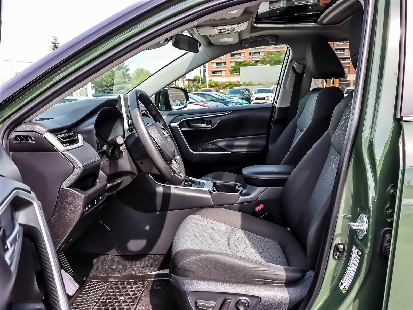 2025 Toyota RAV4 Hybrid XLE Woodland Edition - Thumbnail 8