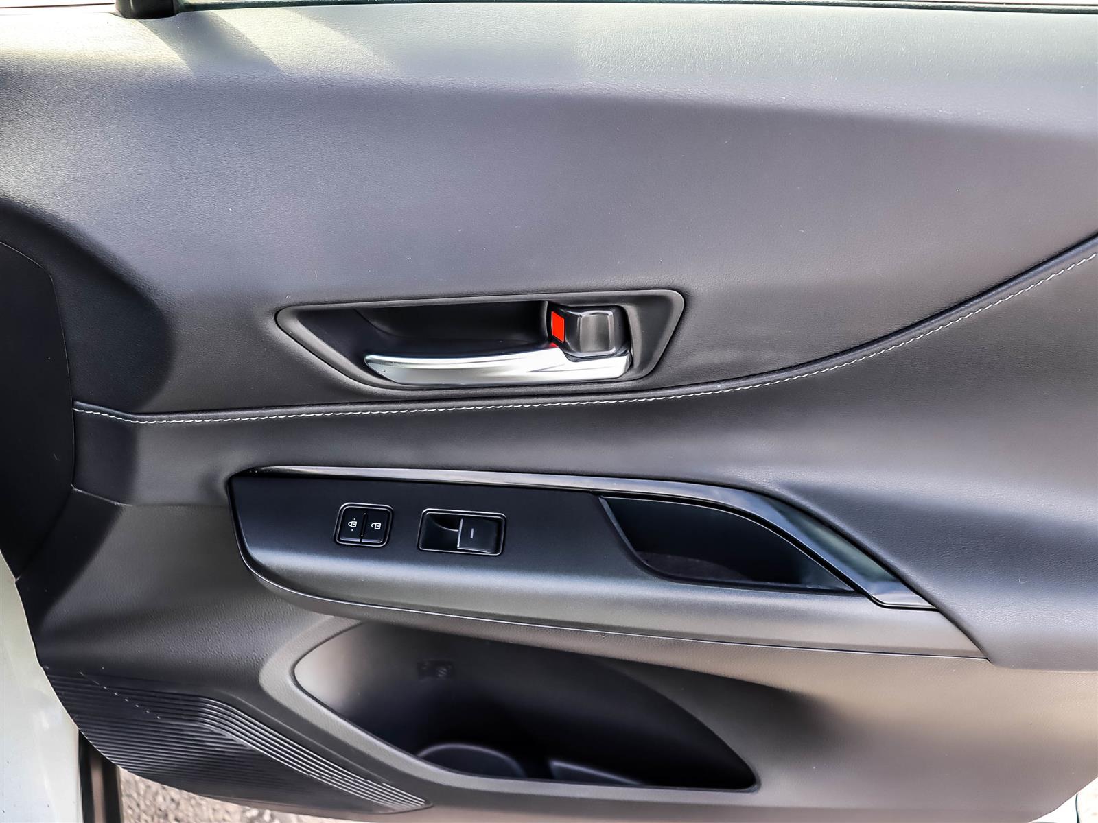 2022 Toyota Venza LE - Thumbnail 13