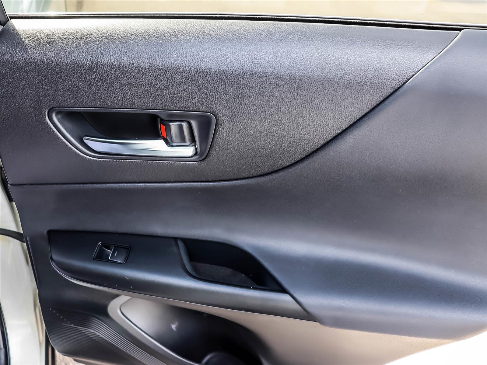 2022 Toyota Venza LE - Thumbnail 16