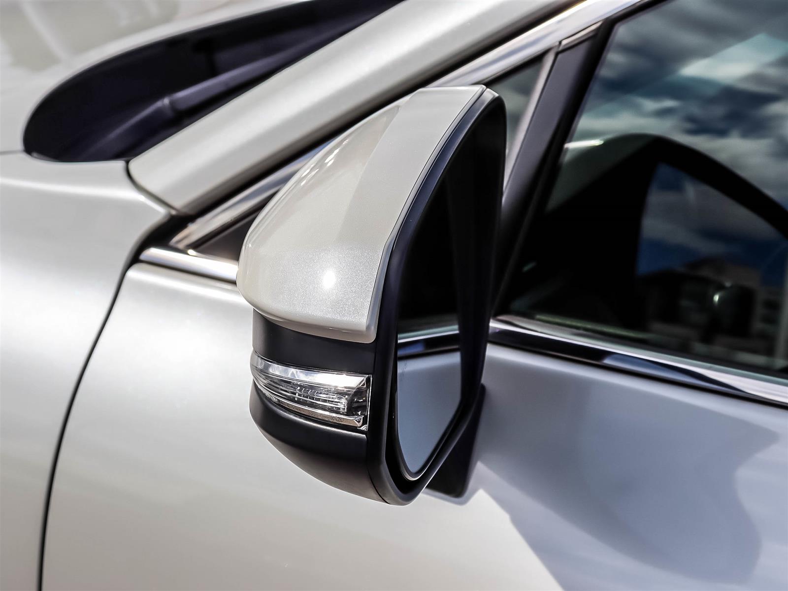2022 Toyota Venza LE - Thumbnail 23