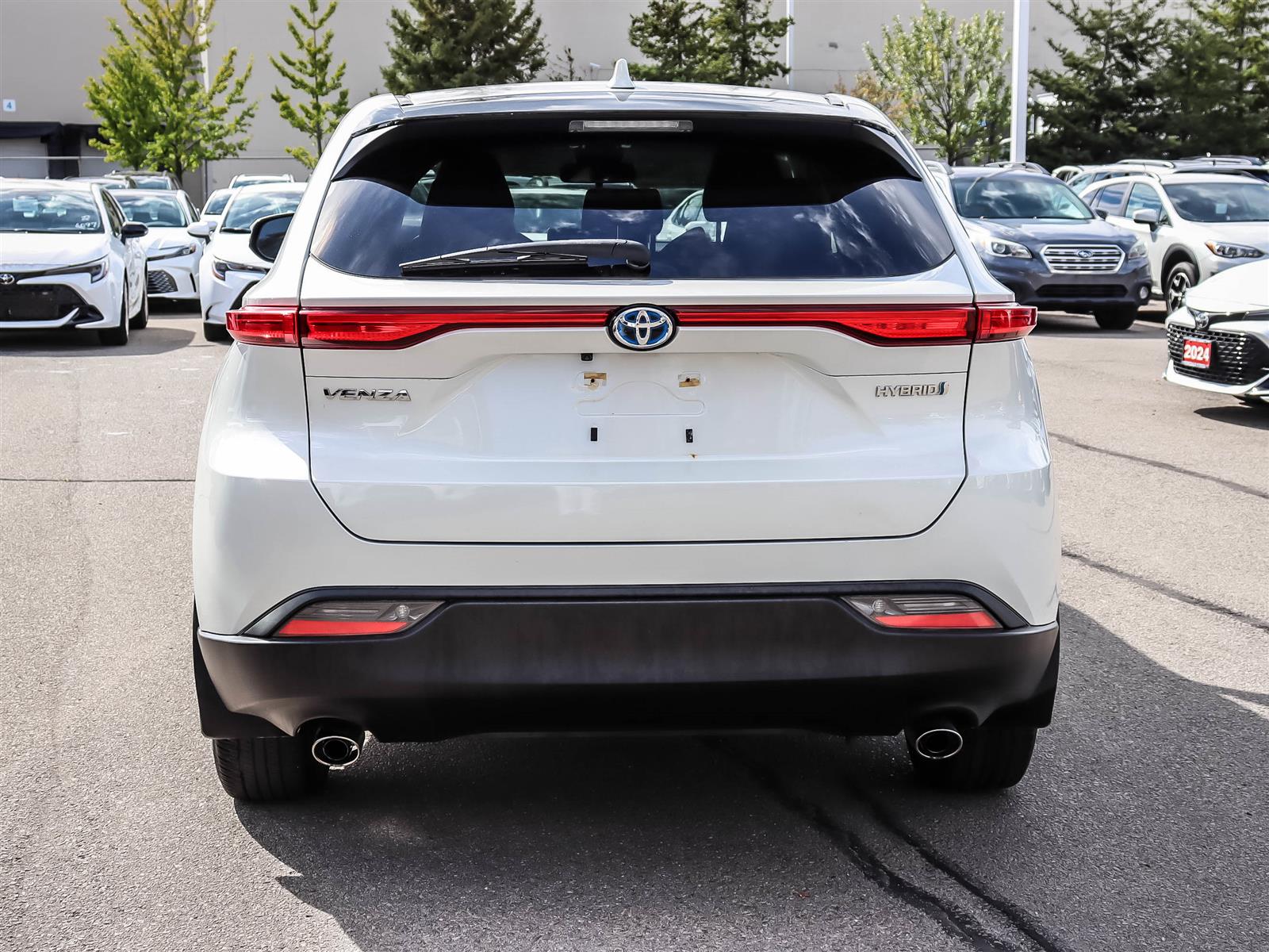2022 Toyota Venza LE - Thumbnail 4