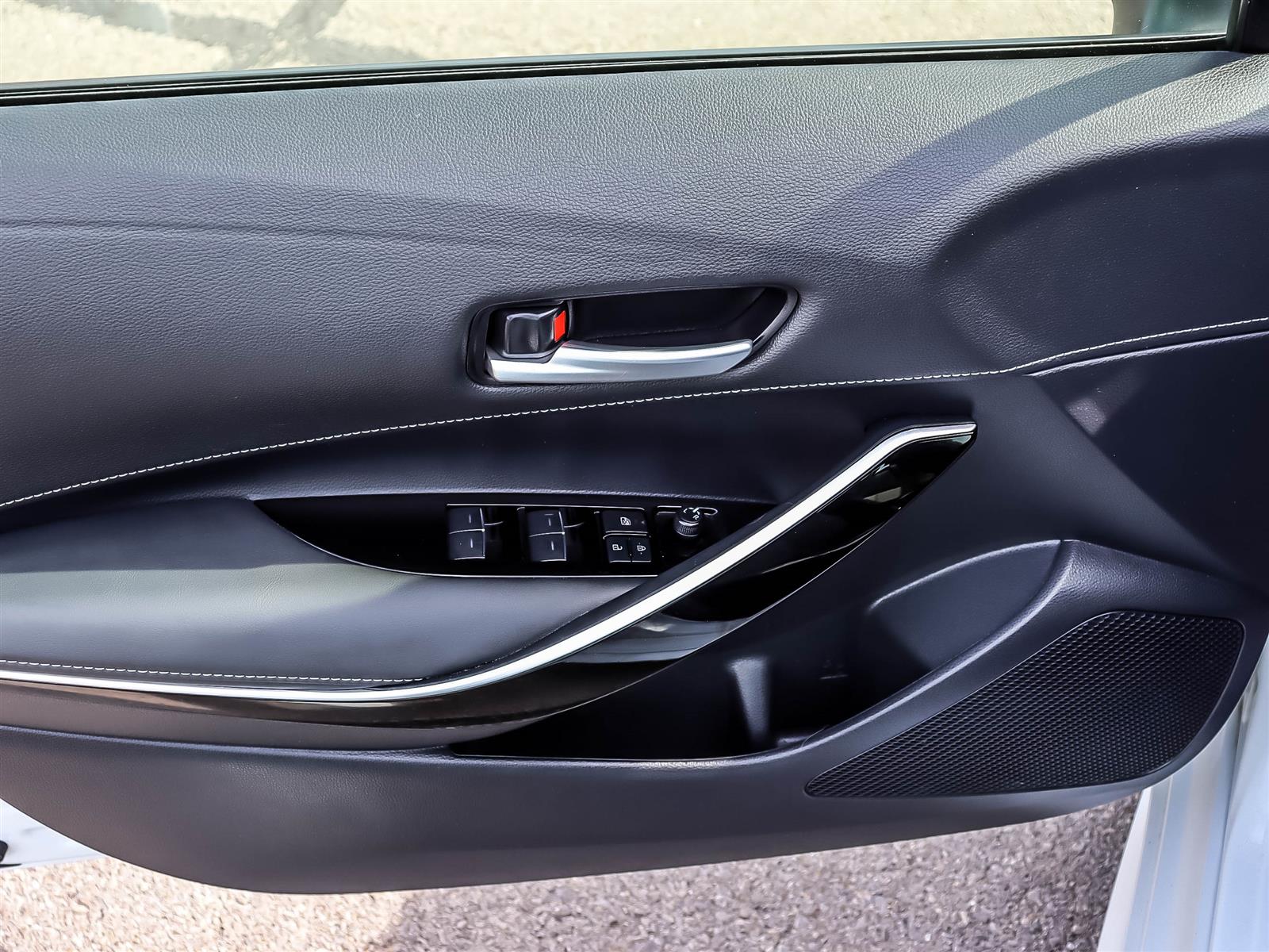 2024 Toyota Corolla Hatchback XSE - Thumbnail 6