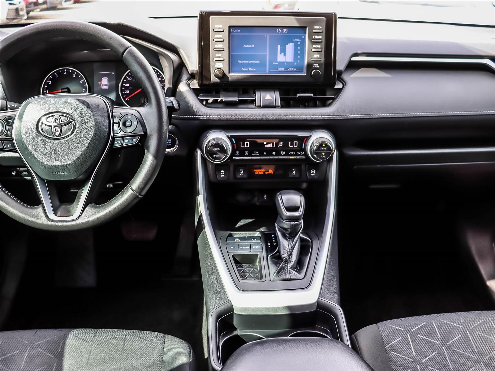 2021 Toyota RAV4 XLE - Thumbnail 12