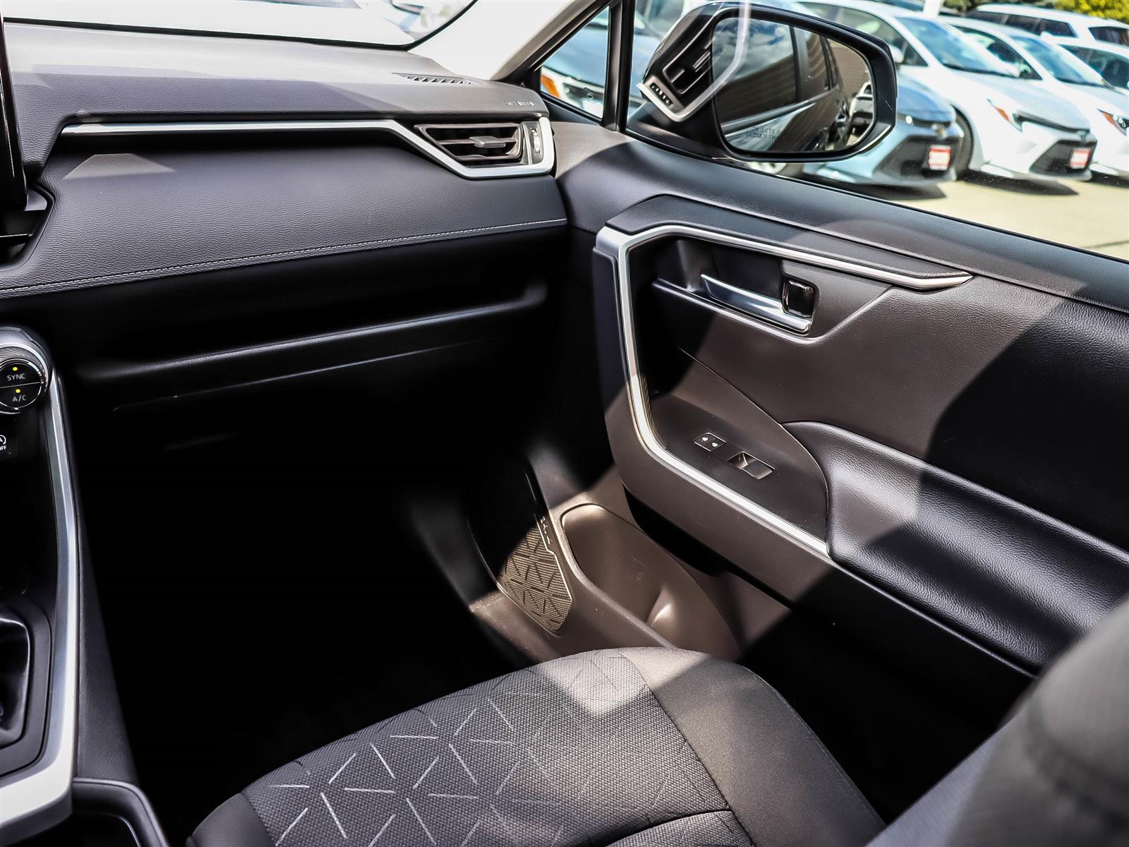 2021 Toyota RAV4 XLE - Thumbnail 13