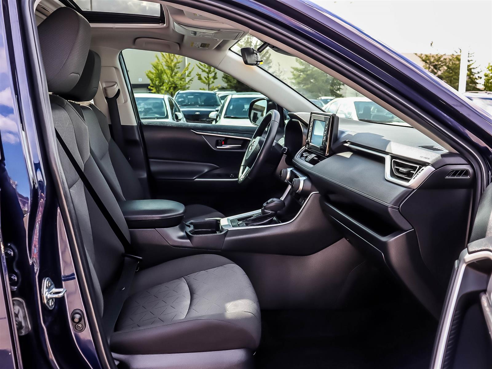 2021 Toyota RAV4 XLE - Thumbnail 16