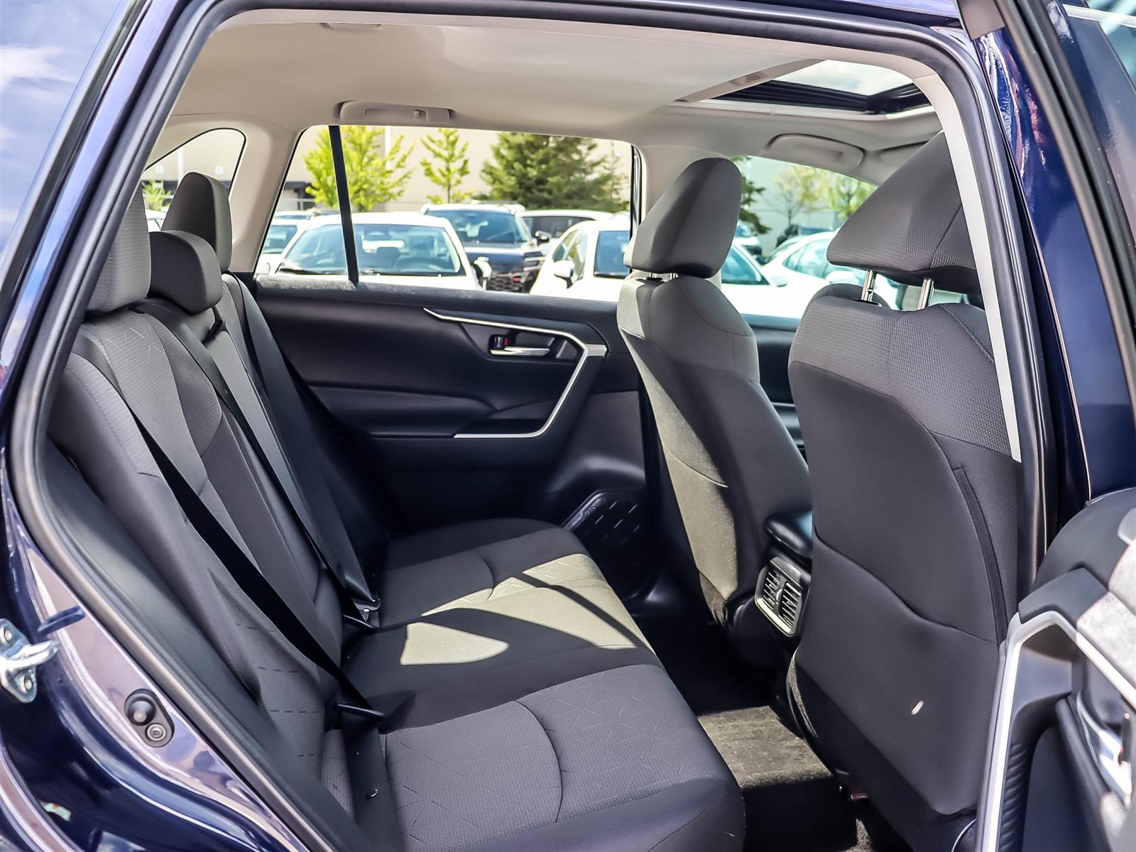 2021 Toyota RAV4 XLE - Thumbnail 18