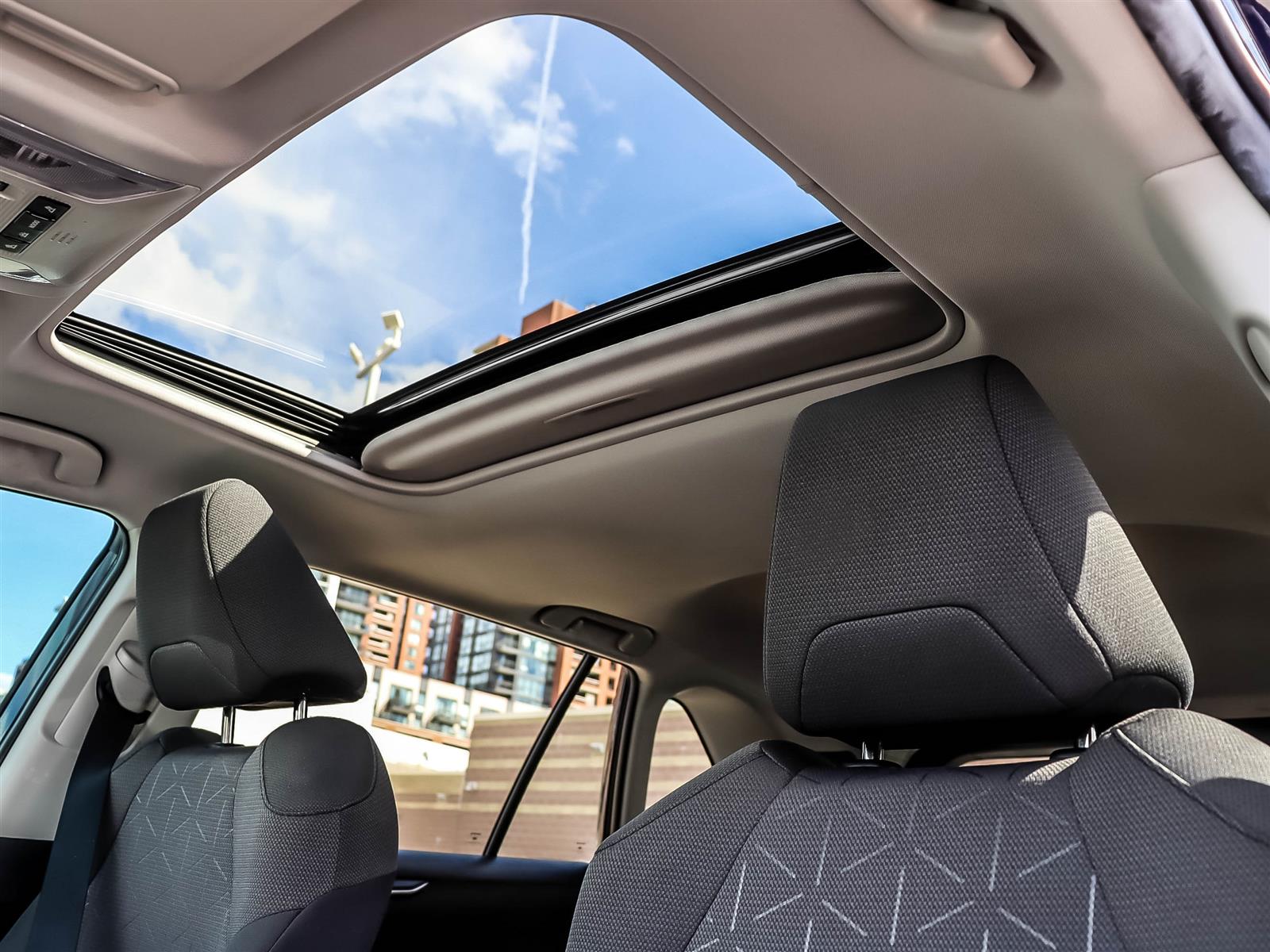 2021 Toyota RAV4 XLE - Thumbnail 26