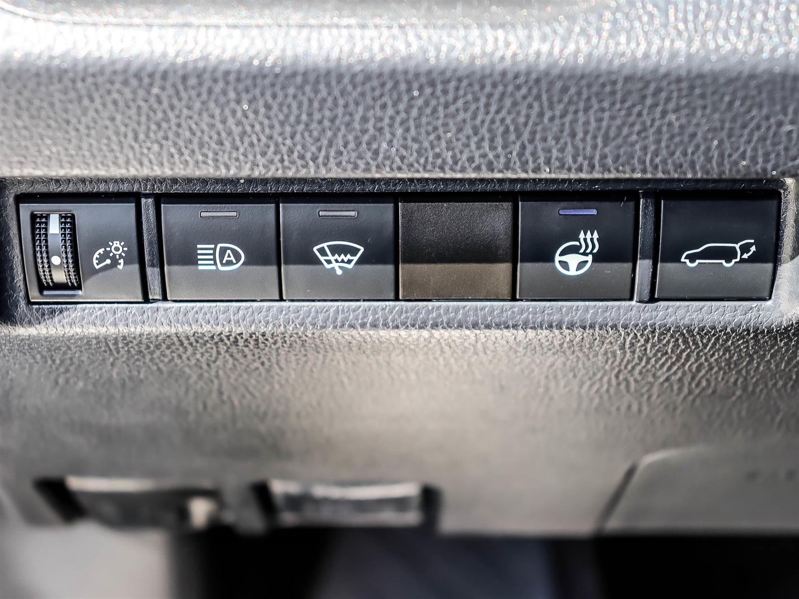2021 Toyota RAV4 XLE - Thumbnail 27